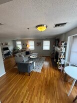 19 Flynt St, Unit 2 in Quincy, MA - Building Photo