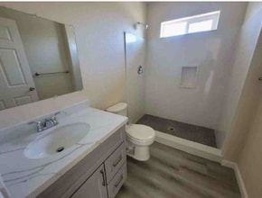 106 W 12th St in Merced, CA - Foto de edificio - Building Photo