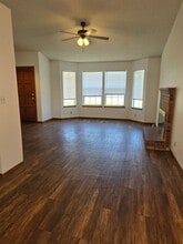 948 Rosewood Ln in Lemoore, CA - Building Photo - Building Photo