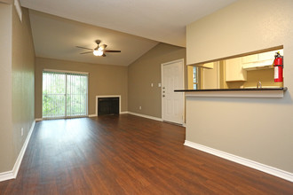 Briar Park in Houston, TX - Building Photo - Interior Photo