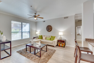 Residences at FortyTwo25 Apartments in Phoenix, AZ - Building Photo - Interior Photo