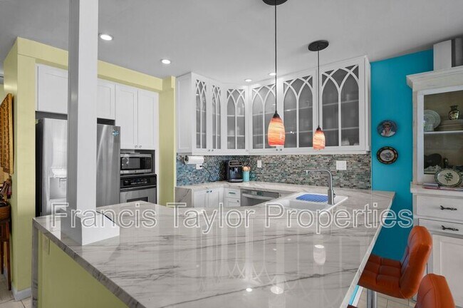 5155 W Point Loma Blvd in San Diego, CA - Building Photo - Building Photo