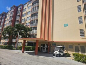 1780 NE 191st St in North Miami Beach, FL - Building Photo - Building Photo