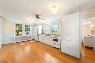 289 Bennetts Ln in Franklin Township, NJ - Building Photo - Building Photo