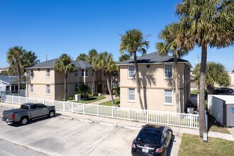 319 1st Ave N in Jacksonville Beach, FL - Foto de edificio - Building Photo