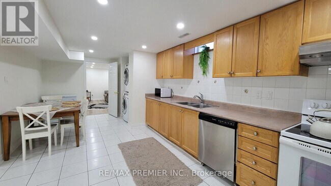 25 Granite St in Vaughan, ON - Building Photo - Building Photo