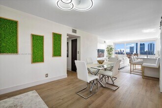 3703 NE 166th St in Miami, FL - Building Photo - Building Photo