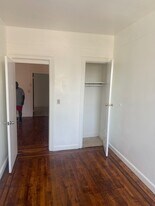 10XX E 225th St in Bronx, NY - Building Photo