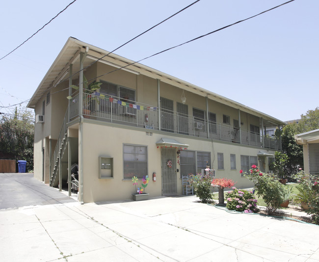 5633-5641 Farmdale Ave in North Hollywood, CA - Foto de edificio - Building Photo