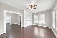 2915 Isabella St photo'