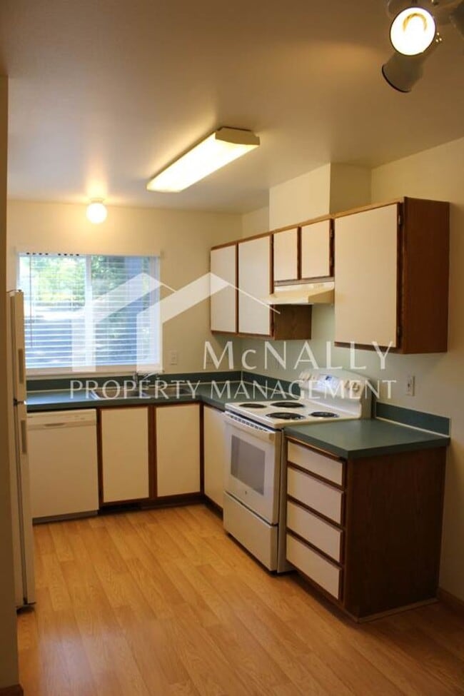 2241 SE Moritz Way in Port Orchard, WA - Building Photo - Building Photo