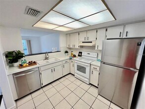 3500 S Beneva Rd in Sarasota, FL - Building Photo - Building Photo