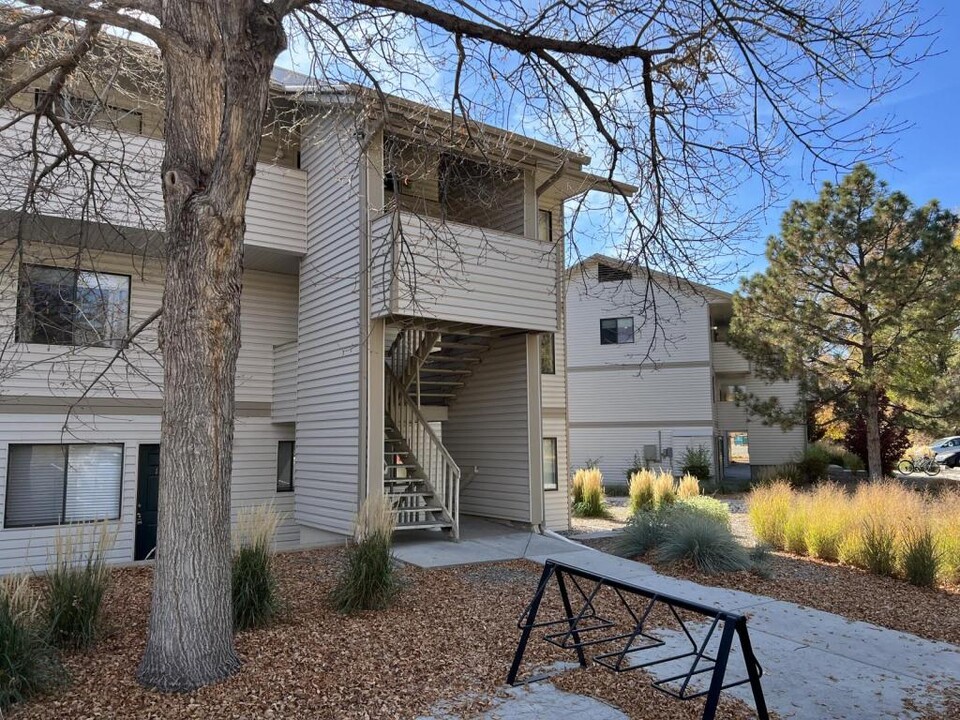 1705 Heatheridge J105 in Fort Collins, CO - Building Photo