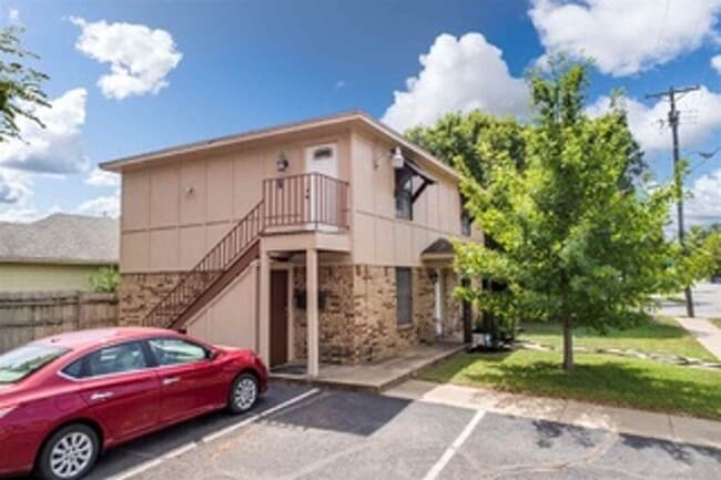 1122 Bagby Ave in Waco, TX - Building Photo - Building Photo