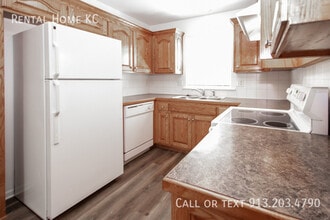 10203 W 59th Terrace in Merriam, KS - Building Photo - Building Photo