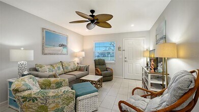 100 Bayshore Rd in Nokomis, FL - Building Photo - Building Photo