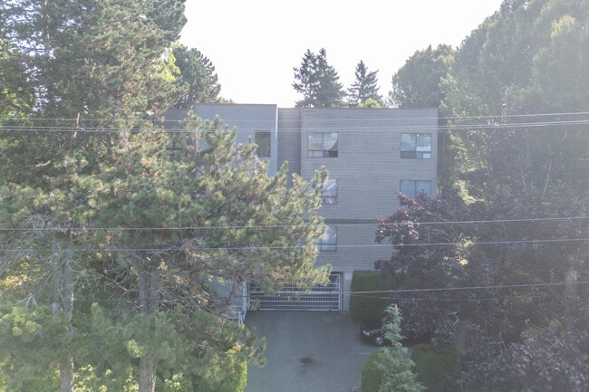 7400 Moffatt Rd