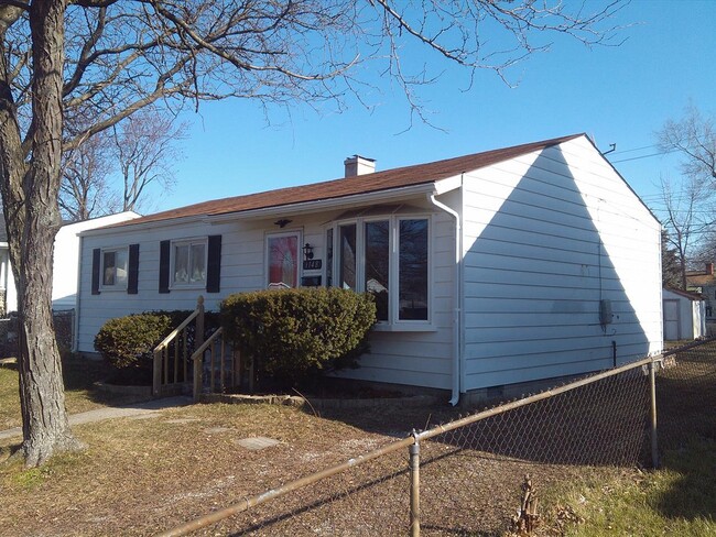 1148 Fall River Rd in Ypsilanti, MI - Building Photo - Building Photo