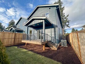 661-663 Boone Rd SE in Salem, OR - Building Photo