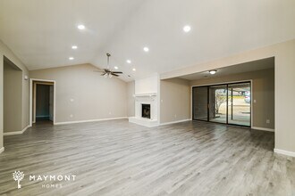 5566 Circlestone Ln in Stone Mountain, GA - Foto de edificio - Building Photo