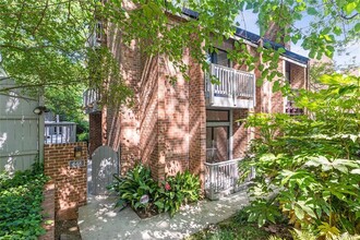 648 Cleburne Terrace NE in Atlanta, GA - Foto de edificio - Building Photo