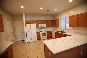 13813 W Ventura St in Surprise, AZ - Building Photo - Building Photo