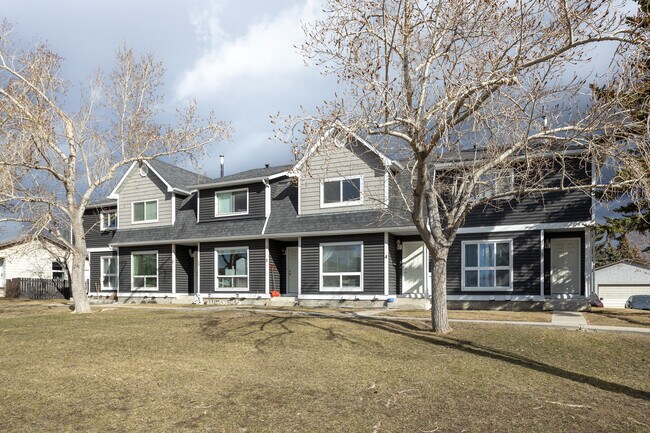 72 Erin Grove SE in Calgary, AB - Building Photo - Primary Photo