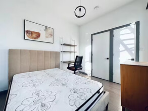 Furnished room/NOT APARTMENT, Unit 2F in Brooklyn, NY - Building Photo - Building Photo