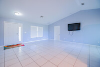 431 NW Ravenswood Ln in Port St. Lucie, FL - Foto de edificio - Building Photo