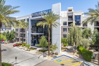 Ten01 in Tempe, AZ - Building Photo - Building Photo