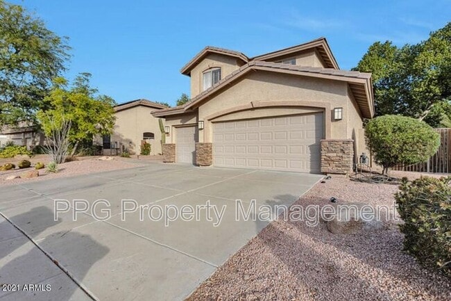 6132 W Morrow Dr in Glendale, AZ - Building Photo - Building Photo
