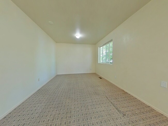 1203 NW 26th St in Corvallis, OR - Foto de edificio - Building Photo