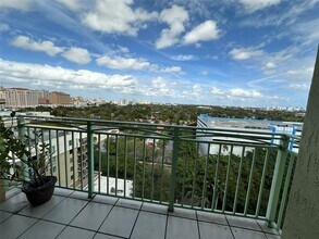 3500 Coral Wy in Miami, FL - Building Photo - Building Photo