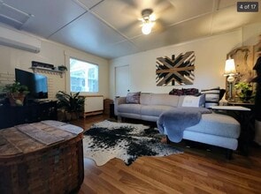 385 Foresthill Ave in Auburn, CA - Building Photo - Building Photo