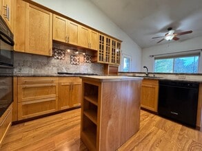 471-825-825 Bantley Dr in Susanville, CA - Building Photo - Building Photo
