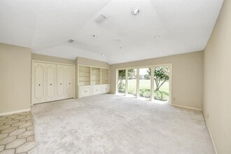 4 Tiffany Square in Sugar Land, TX - Building Photo - Building Photo