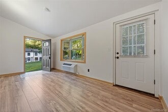 1300 NY-22 in Brewster, NY - Building Photo - Building Photo