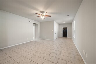 8007 Grandstand Pkwy in Fulshear, TX - Building Photo - Building Photo