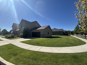 3318 Quarter Mile Dr in Eagle Mountain, UT - Building Photo - Building Photo