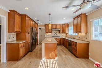 1921 El Monte Dr in Thousand Oaks, CA - Building Photo - Building Photo