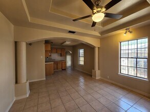 2202 Blaine St in Laredo, TX - Building Photo - Building Photo