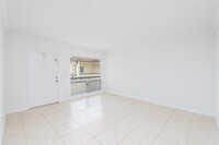 3500 Jackson St, Unit 104 in Hollywood, FL - Foto de edificio - Building Photo