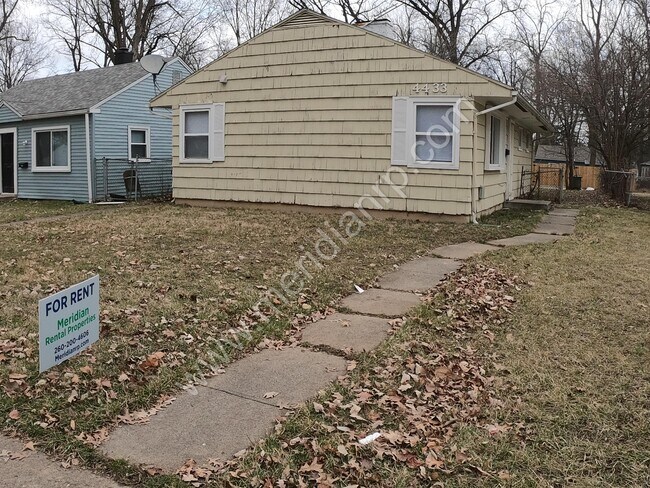 4433 Oliver St in Fort Wayne, IN - Foto de edificio - Building Photo