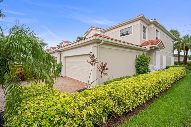 9220 Belleza Way in Ft. Myers, FL - Building Photo - Building Photo