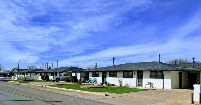 Mary Jane Apartments in Idalou, TX - Foto de edificio - Building Photo