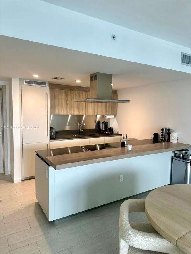 property at 1000 Brickell Plaza