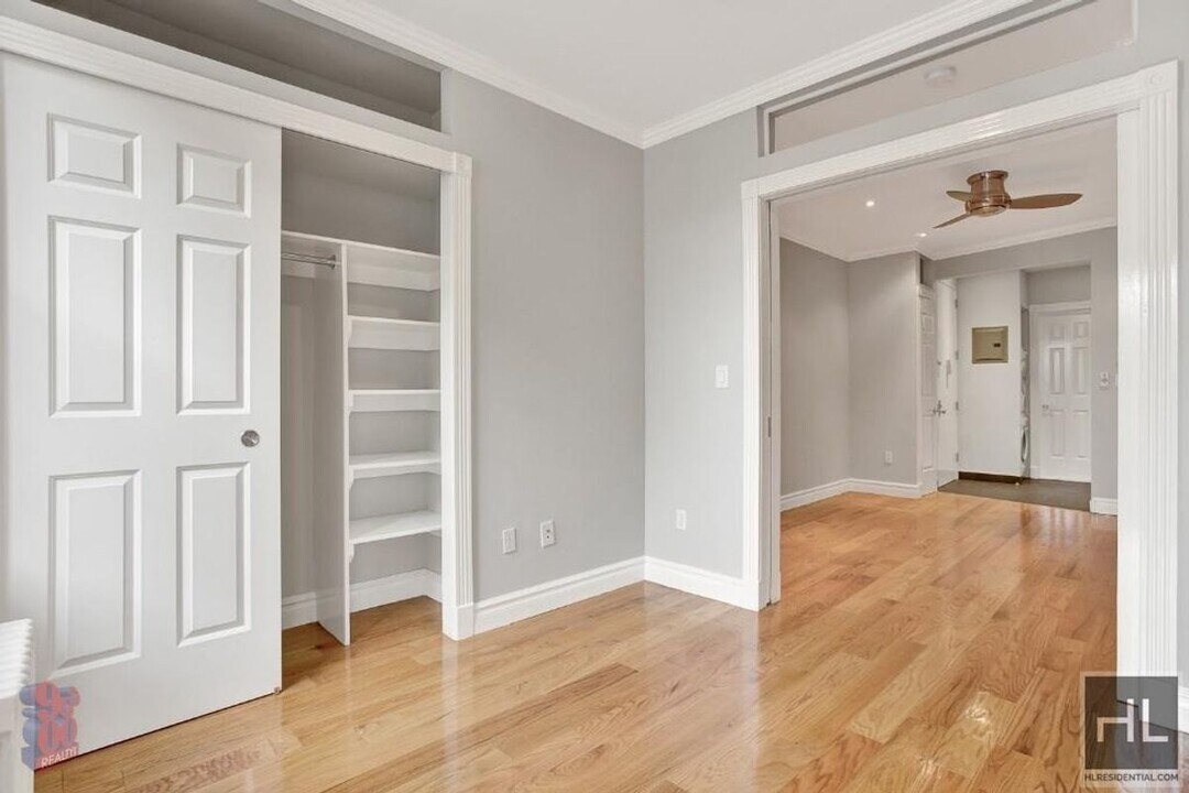 East 10th Street in New York, NY - Building Photo