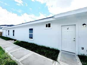 2201 S Pamplona St, Unit 4 in Pharr, TX - Building Photo - Building Photo