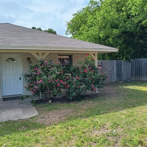 819 Carmen Ct in Sanger, TX - Building Photo