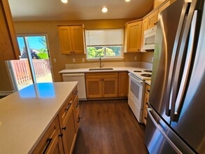 4975 Keiko Ct NE in Salem, OR - Building Photo - Building Photo